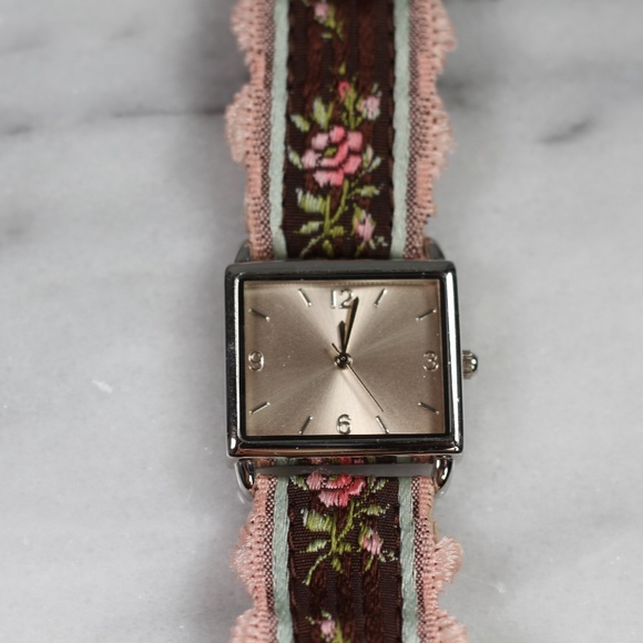 Pink Watch - Picture 5 of 6